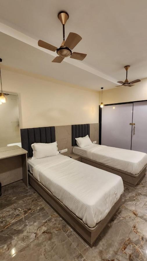 Peace International Hotel Mumbai Exterior photo